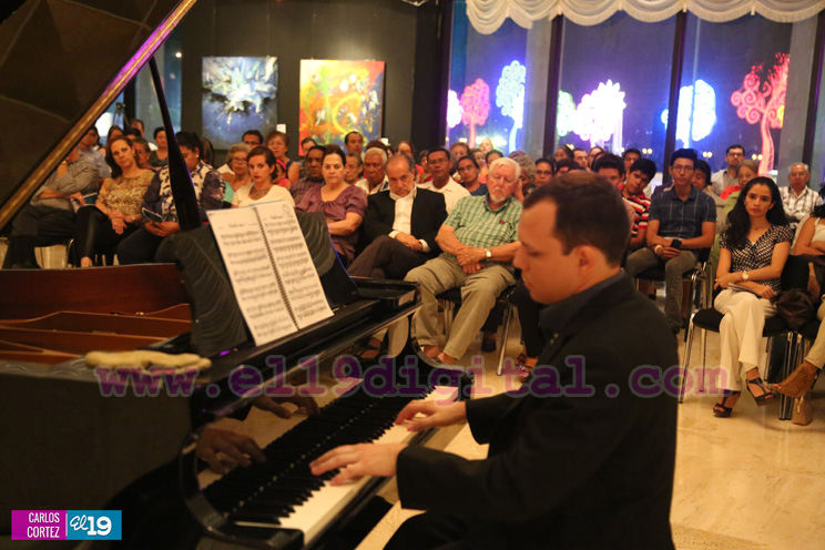 Nicaragua y México se exhiben en concierto de piano en el Teatro Nacional Rubén Darío